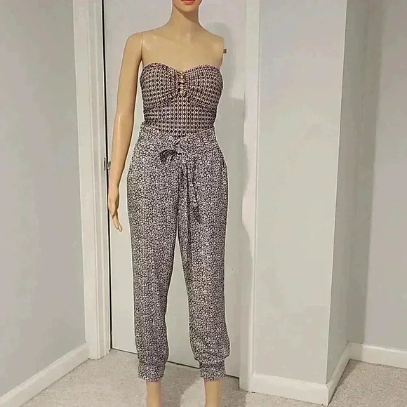 Pants   - Picture 1 of 8